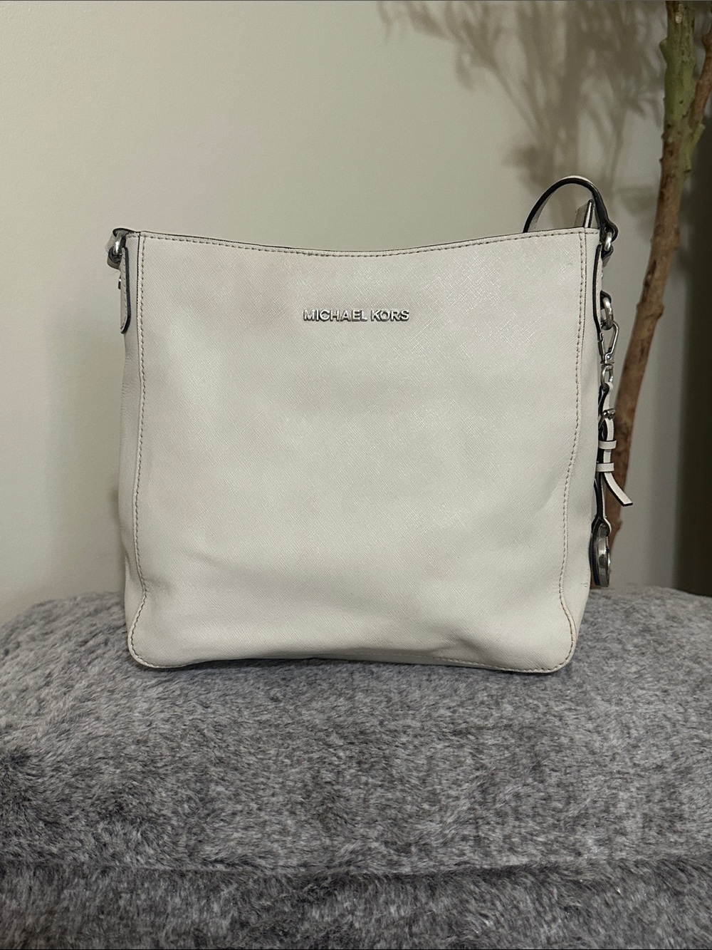 Vintage Michael Kors Cream Leather Shoulder Bag